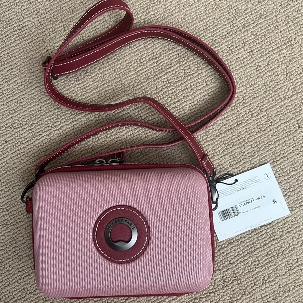 Delsey Paris Chatelet 2.0 hardside crossbody purse/clutch